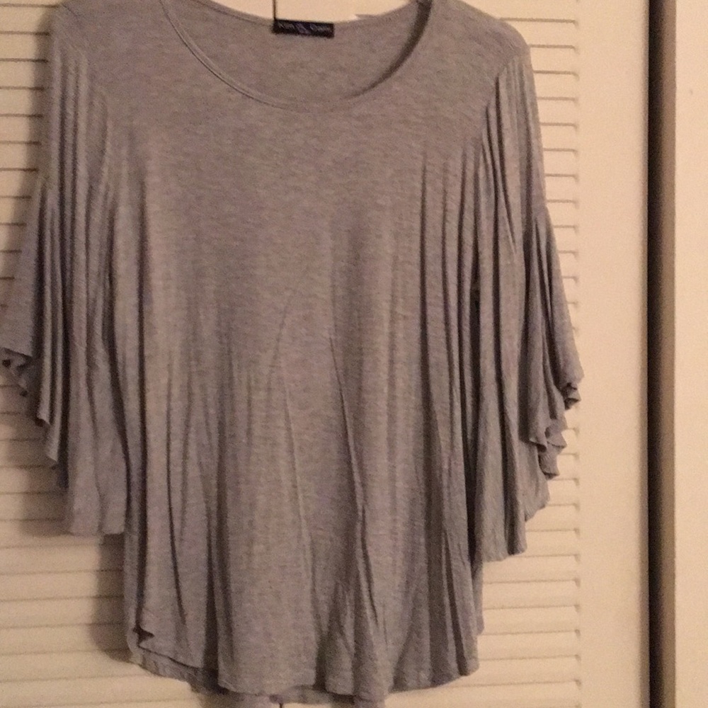 🔥Sale🔥..Nice and soft bell sleeved top..NWOT